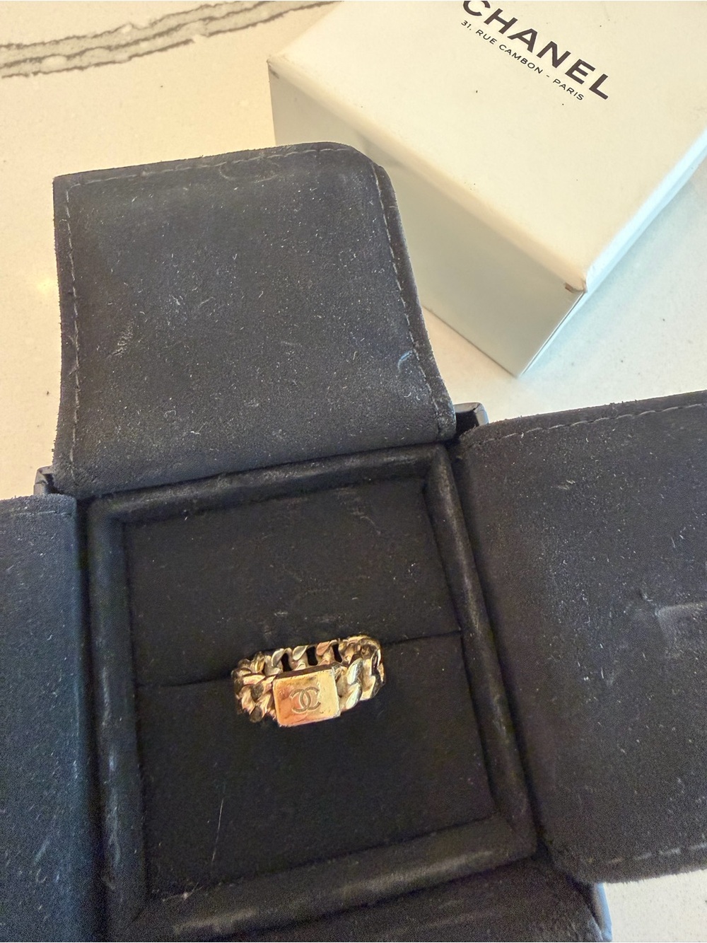 CHANEL Chunky Chain CC Signet Ring - Gold Tone - Picture 3 of 6